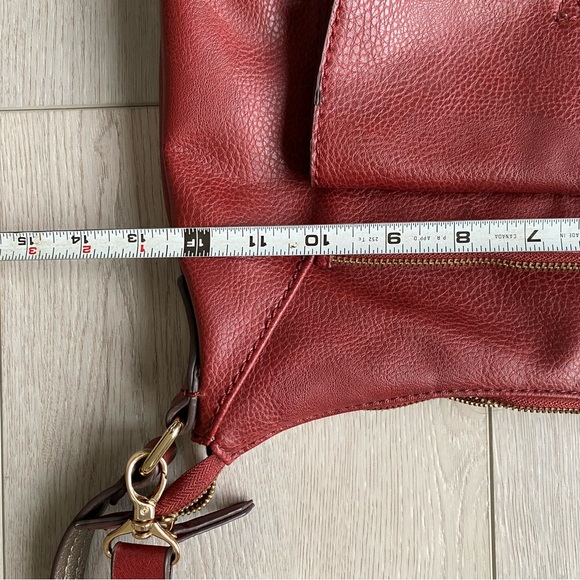 Burgundy shoulder or crossbody bag - Picture 13 of 16